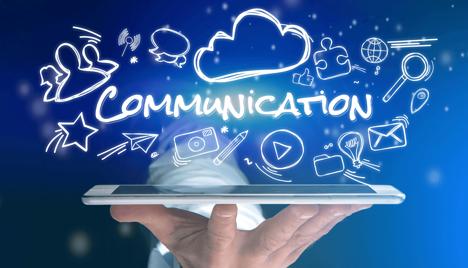 Illustrazione blu di comunicazione digitale, social media e messaggi